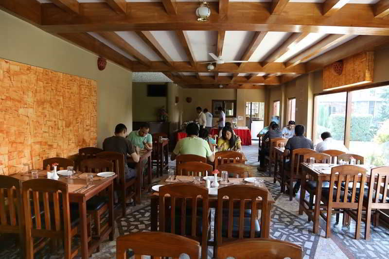 Hotel Peninsula Pokhara Exterior foto