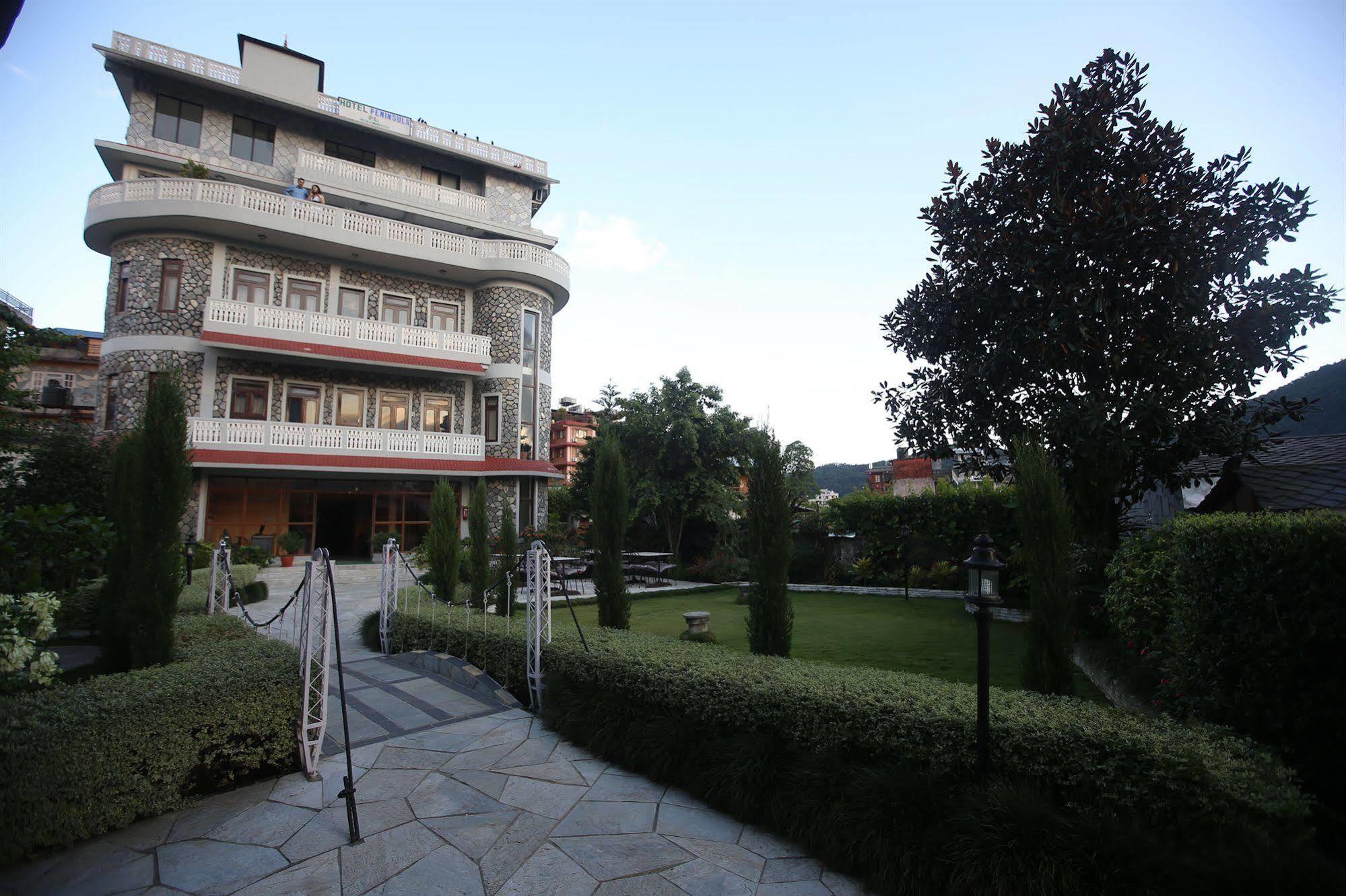 Hotel Peninsula Pokhara Exterior foto